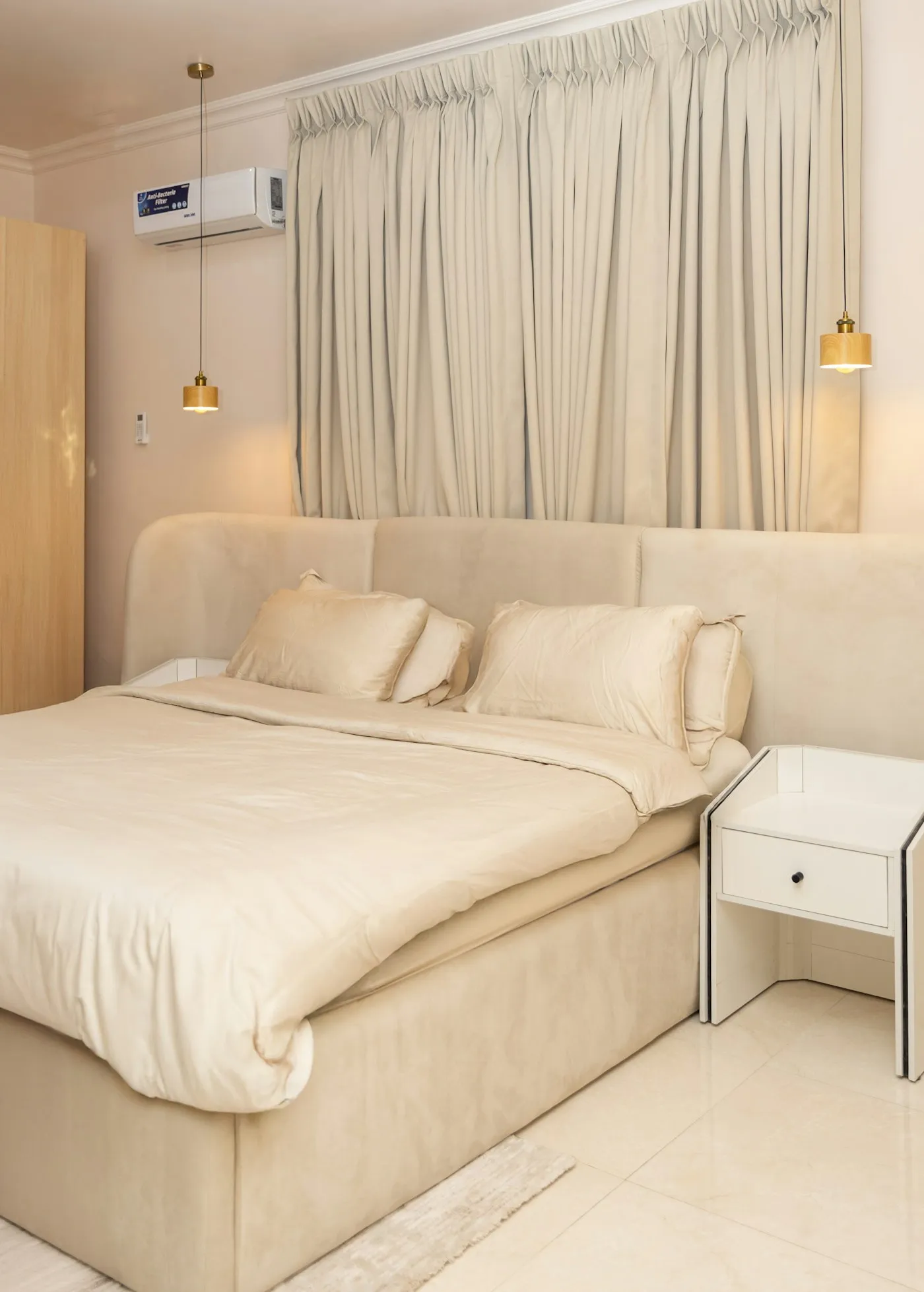 Savoy Hotel Ottoman Bed with USB & Lights