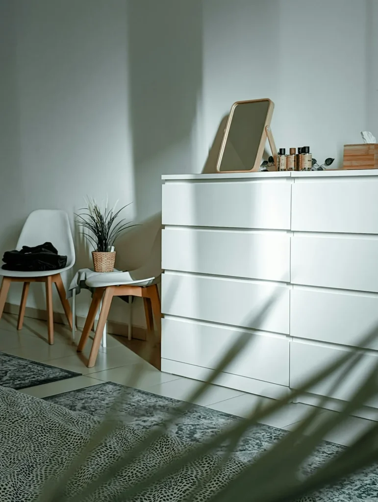 Windsor Chest of Drawers